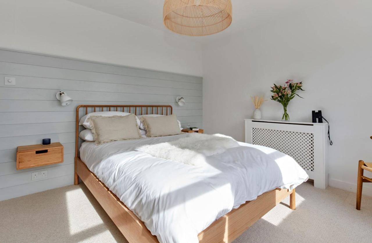 A Cool Coastal Retreat On Kingsdown Beach - The White House Villa Deal Exterior photo